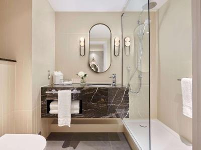 bathroom 1 - hotel hyatt regency london stratford - london, united kingdom