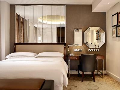 bedroom - hotel sheraton grand park lane - london, united kingdom