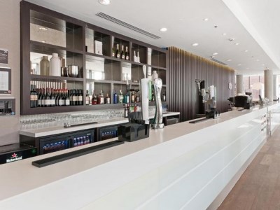 bar - hotel hampton by hilton london waterloo - london, united kingdom