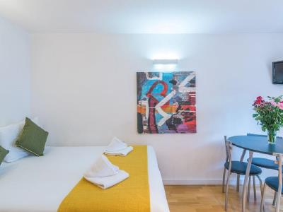 bedroom - hotel hyde park executive apartments - london, united kingdom