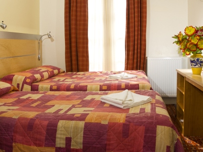 bedroom - hotel st georges inn victoria - london, united kingdom