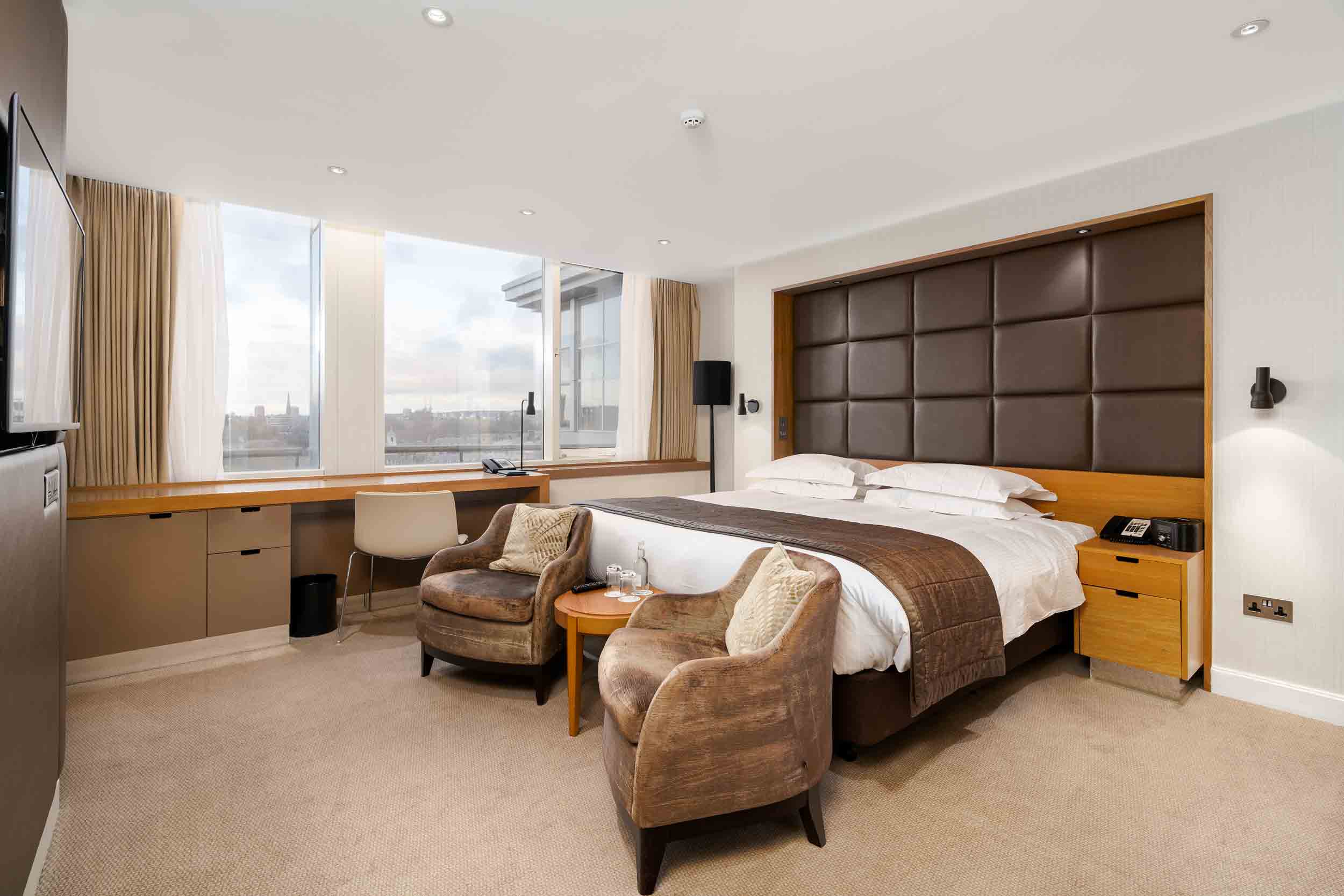 bedroom 1 - hotel royal garden - london, united kingdom