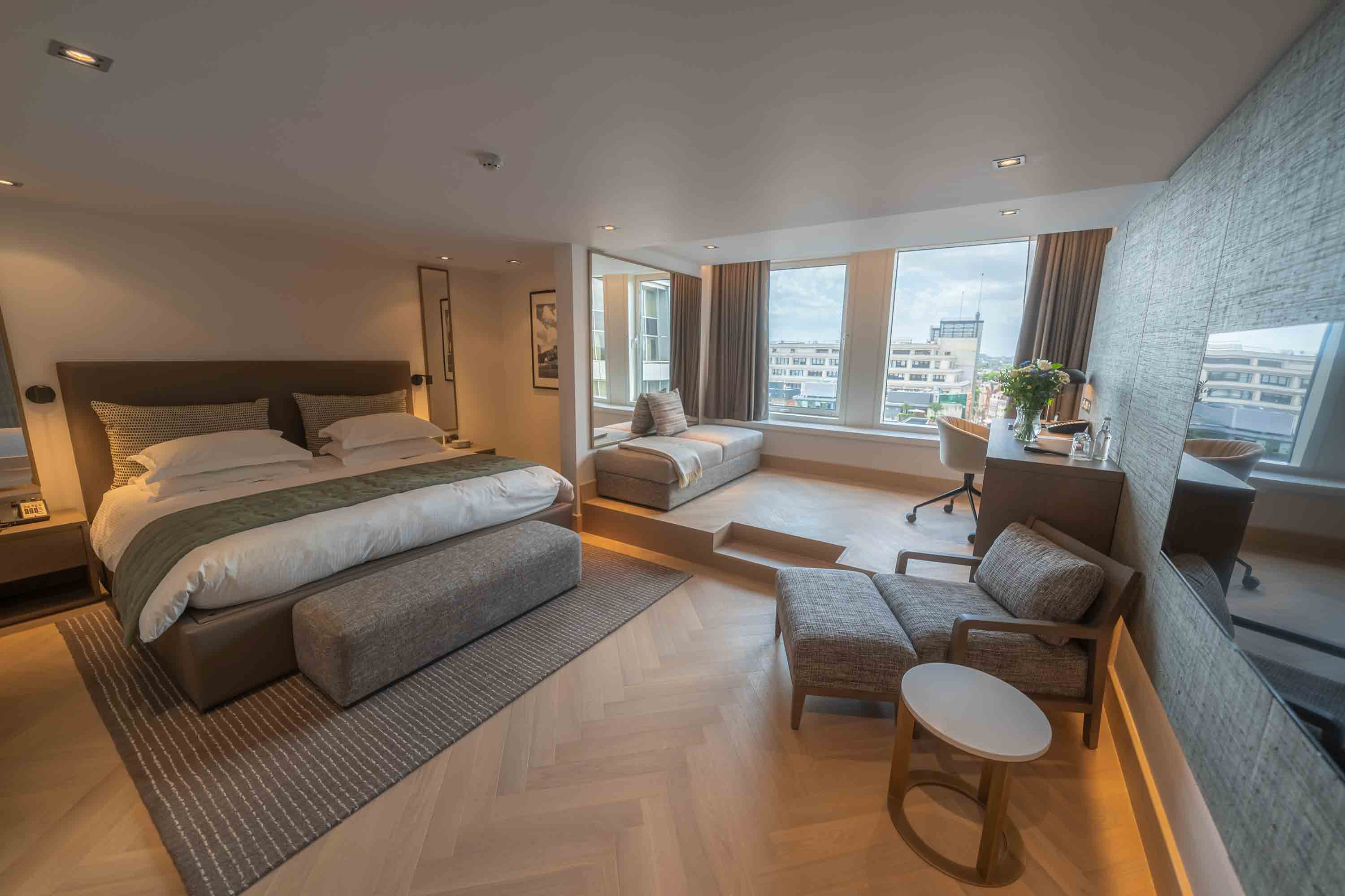bedroom 2 - hotel royal garden - london, united kingdom