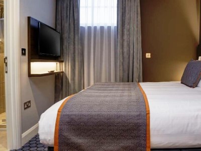 bedroom 1 - hotel best western plus vauxhall - london, united kingdom