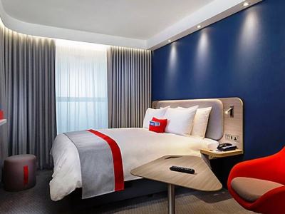 bedroom - hotel holiday inn express derry-londonderry - londonderry-n.irl, united kingdom