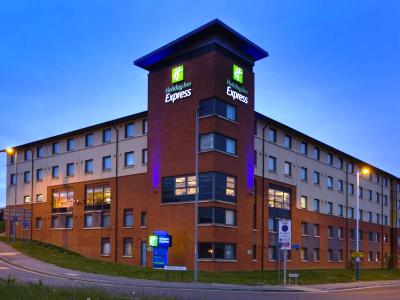 exterior view - hotel holiday inn express luton airport - luton, united kingdom