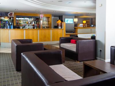lobby - hotel holiday inn express luton airport - luton, united kingdom