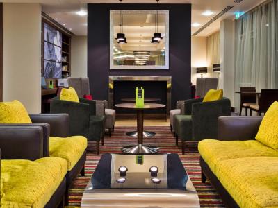 lobby - hotel hampton by hilton london luton airport - luton, united kingdom