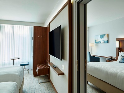 bedroom 3 - hotel courtyard by marriott luton airport - luton, united kingdom