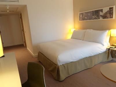 bedroom - hotel doubletree by hilton piccadilly - manchester, united kingdom