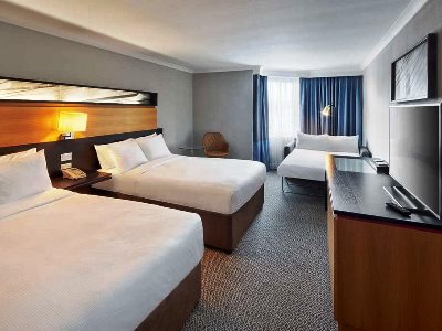 bedroom 2 - hotel doubletree by hilton manchester airport - manchester, united kingdom