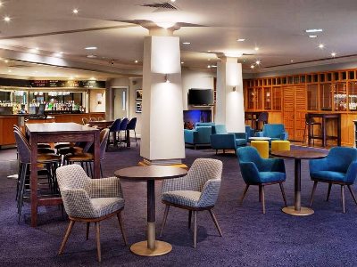 bar - hotel doubletree by hilton manchester airport - manchester, united kingdom