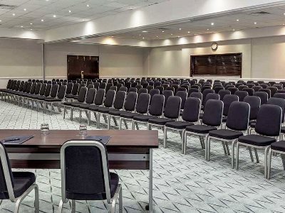 conference room - hotel doubletree by hilton manchester airport - manchester, united kingdom