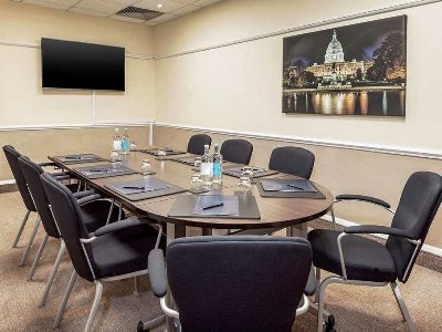 conference room 1 - hotel doubletree by hilton manchester airport - manchester, united kingdom