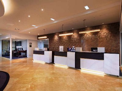 lobby - hotel doubletree by hilton manchester airport - manchester, united kingdom