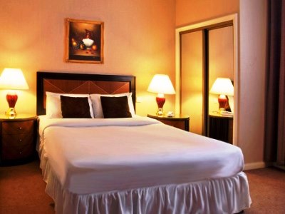 bedroom - hotel britannia - manchester, united kingdom