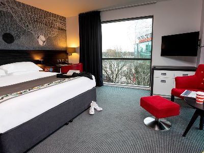 bedroom - hotel hotel football old trafford - manchester, united kingdom