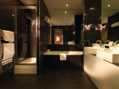 bathroom - hotel townhouse - manchester, united kingdom