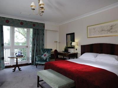 deluxe room 1 - hotel macdonald compleat angler - marlow, united kingdom