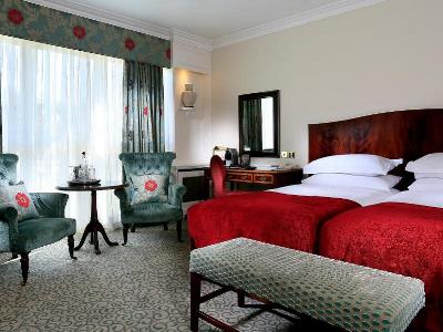 deluxe room 2 - hotel macdonald compleat angler - marlow, united kingdom