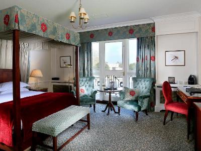 deluxe room 3 - hotel macdonald compleat angler - marlow, united kingdom
