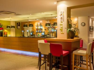 bar - hotel doubletree by hilton milton keynes - milton keynes, united kingdom