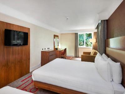 bedroom 2 - hotel doubletree by hilton newbury north - newbury, united kingdom