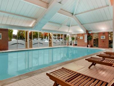 indoor pool - hotel doubletree by hilton newbury north - newbury, united kingdom