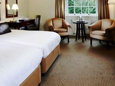 bedroom 6 - hotel macdonald linden hall golf country club - newcastle u tyne, united kingdom