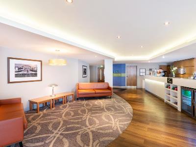 lobby 1 - hotel hampton by hilton - newcastle u tyne, united kingdom