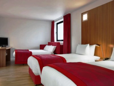 bedroom 3 - hotel ramada encore newcastle-gateshead - newcastle u tyne, united kingdom