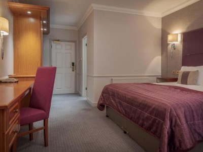 bedroom 2 - hotel dunston hall - norwich, united kingdom