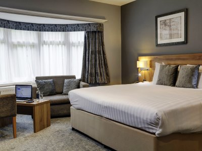 bedroom 1 - hotel linton lodge, bw signature collection - oxford, united kingdom