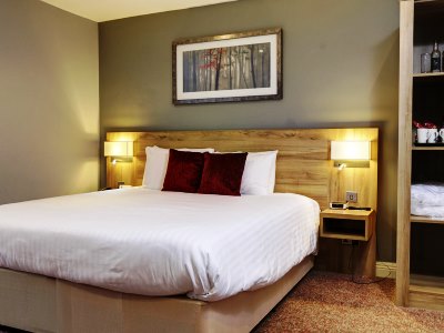 bedroom 5 - hotel linton lodge, bw signature collection - oxford, united kingdom