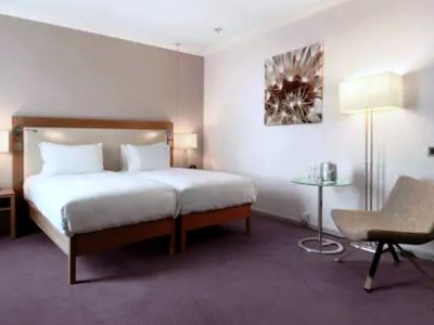 bedroom 2 - hotel hilton reading - reading, united kingdom