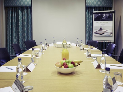 conference room - hotel mercure sheffield parkway - sheffield, united kingdom
