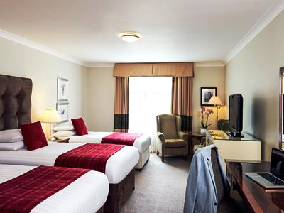 bedroom 1 - hotel mercure albrighton hall hotel and spa - shrewsbury, united kingdom
