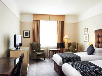 bedroom 5 - hotel mercure albrighton hall hotel and spa - shrewsbury, united kingdom