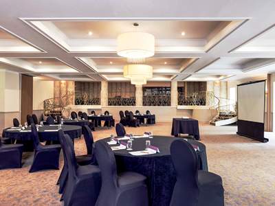 conference room 1 - hotel mercure albrighton hall hotel and spa - shrewsbury, united kingdom