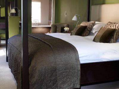 bedroom - hotel stoke place - slough, united kingdom