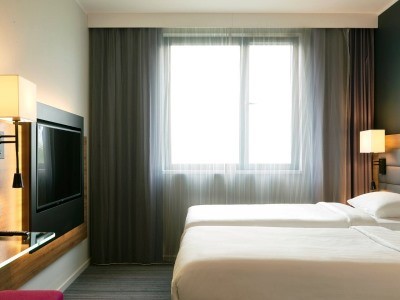 bedroom - hotel moxy southampton - southampton, united kingdom