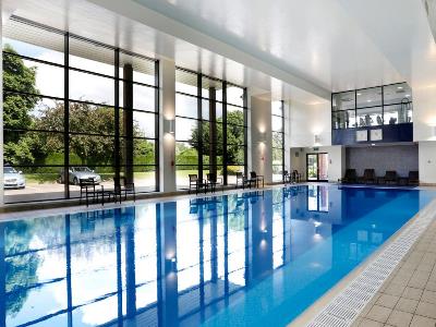 indoor pool - hotel macdonald alveston manor - stratford-upon-avon, united kingdom