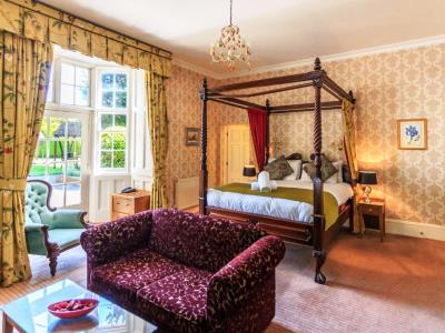 bedroom - hotel charlecote pheasant - stratford-upon-avon, united kingdom