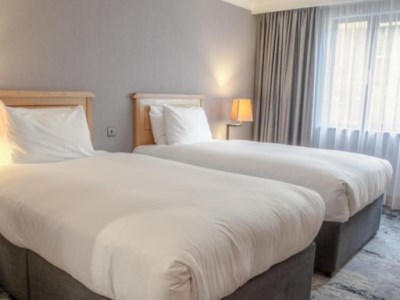 bedroom 1 - hotel doubletree by hilton swindon - swindon, united kingdom