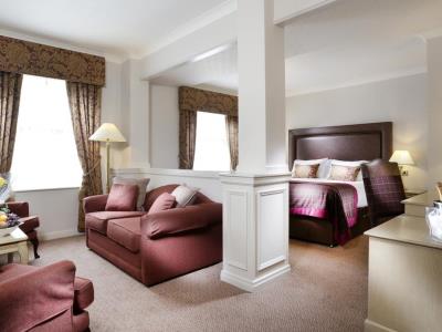 bedroom - hotel macdonald kilhey court hotel and spa - wigan, united kingdom