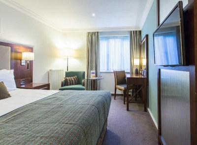 bedroom 1 - hotel norton park - winchester, united kingdom
