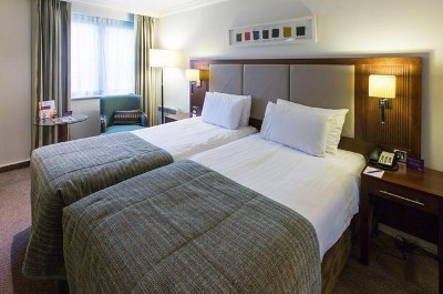 bedroom 2 - hotel norton park - winchester, united kingdom
