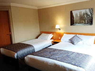 bedroom 1 - hotel queens - york, united kingdom