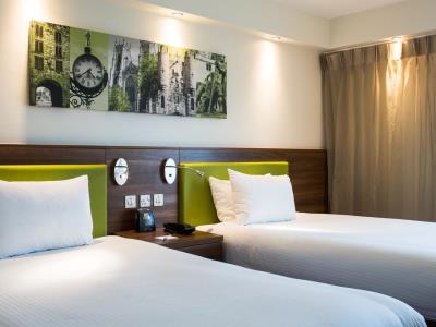 bedroom - hotel hampton by hilton york - york, united kingdom
