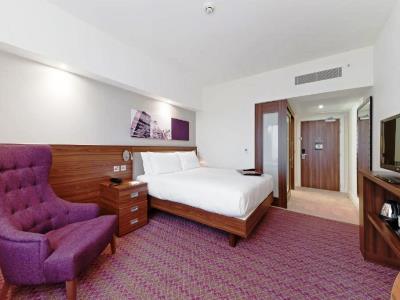 bedroom 1 - hotel hampton by hilton london gatwick airport - gatwick airport, united kingdom